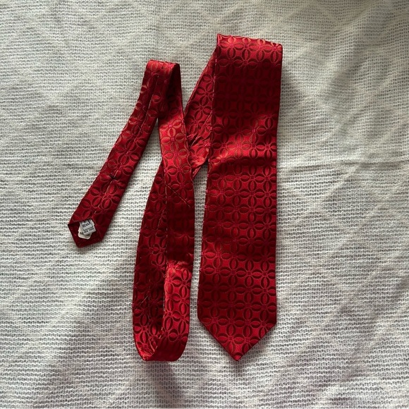 NWT IKE Behar 100% Silk Tie Red Made in the U.S.A. Special Occasion Business - Picture 1 of 5